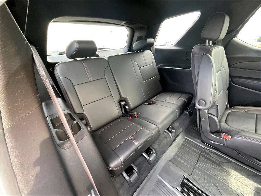 Used 2023 Chevrolet Traverse RS w/ LPO, Floor Liner Package AWD/4WD image 17