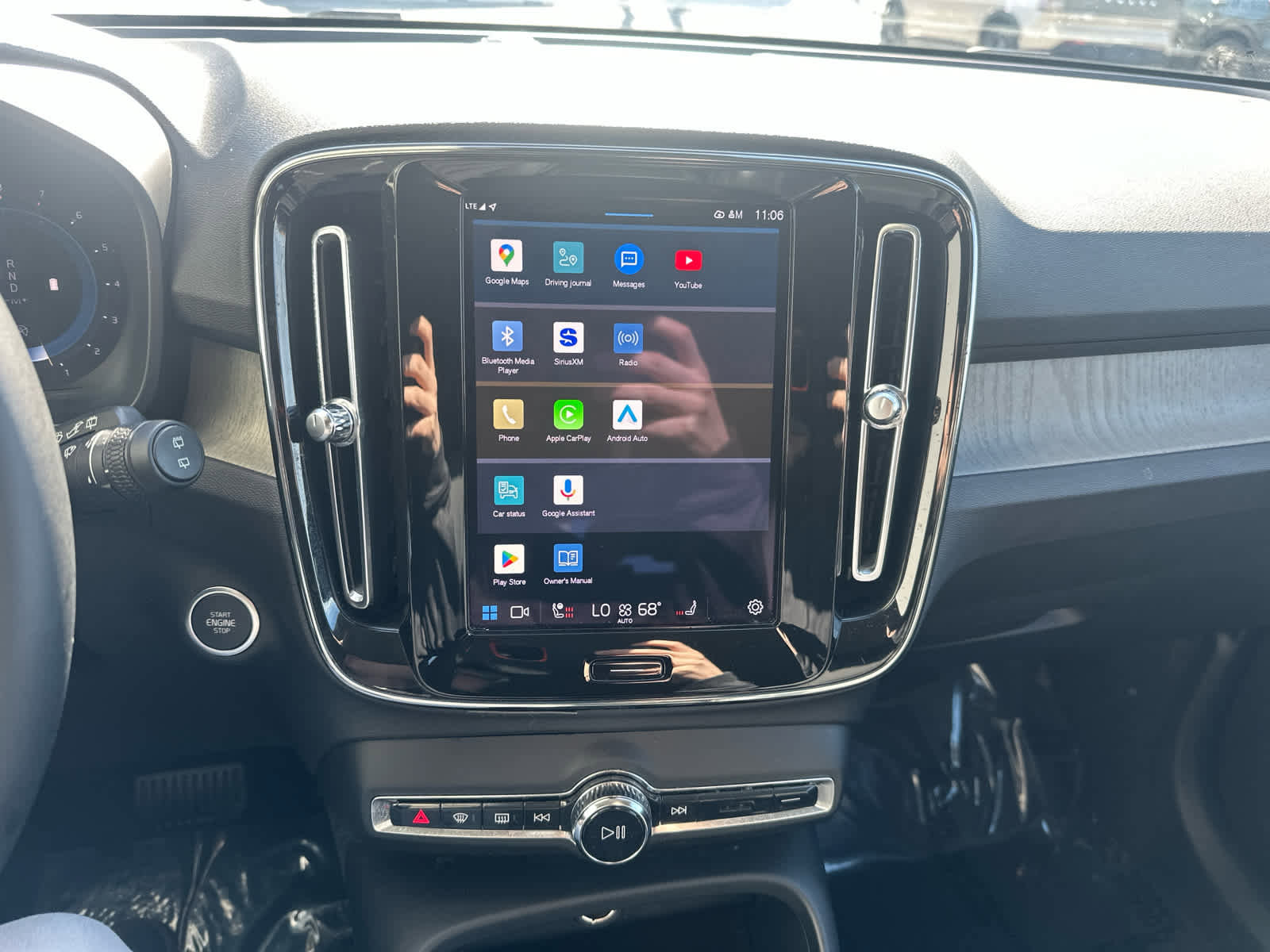 Certified 2023 Volvo XC40 B5 Core w/ Convenience Package image 20