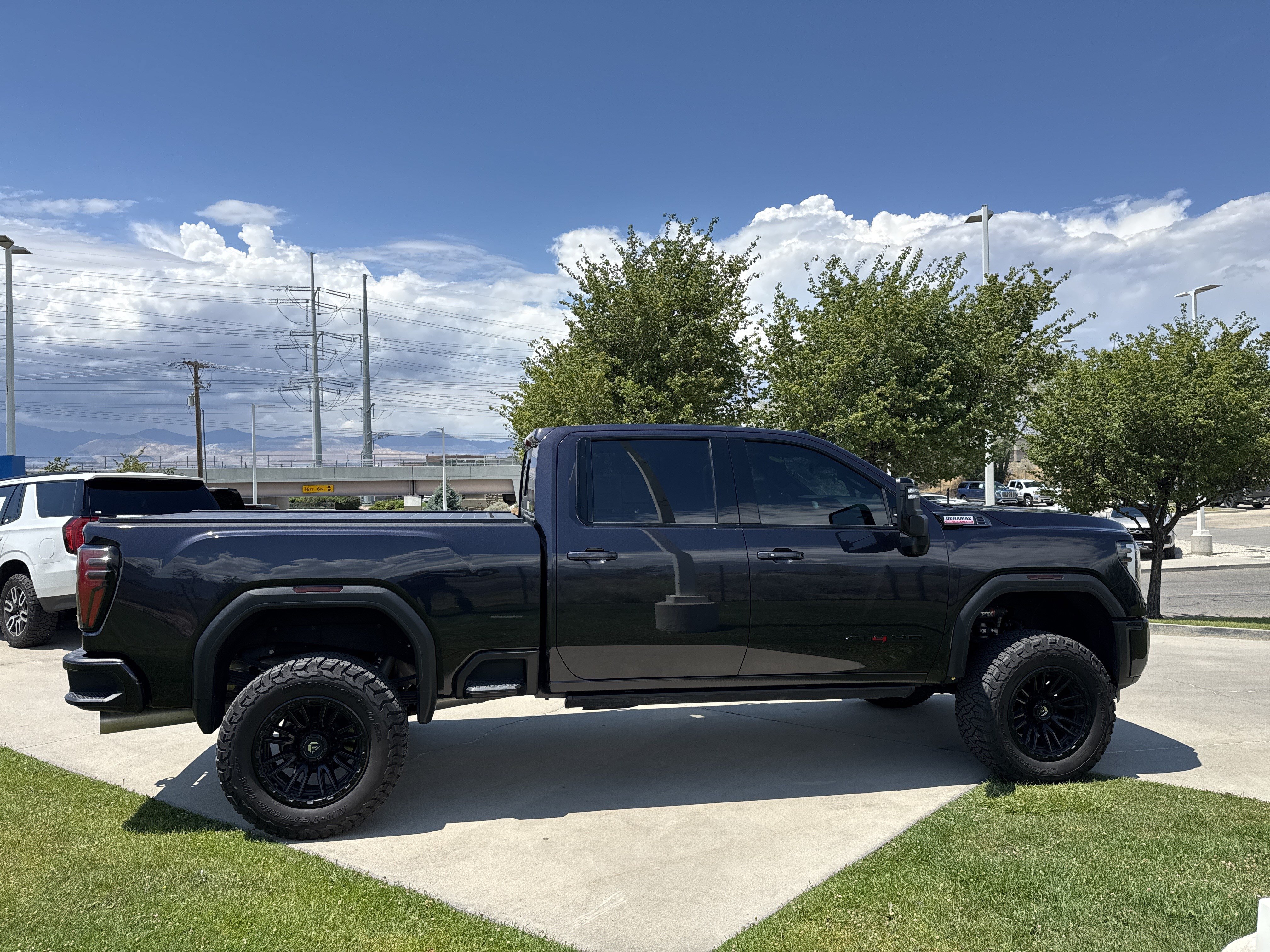 Used 2025 GMC Sierra 3500 AT4 w/ AT4 Premium Plus Package AWD/4WD image 6