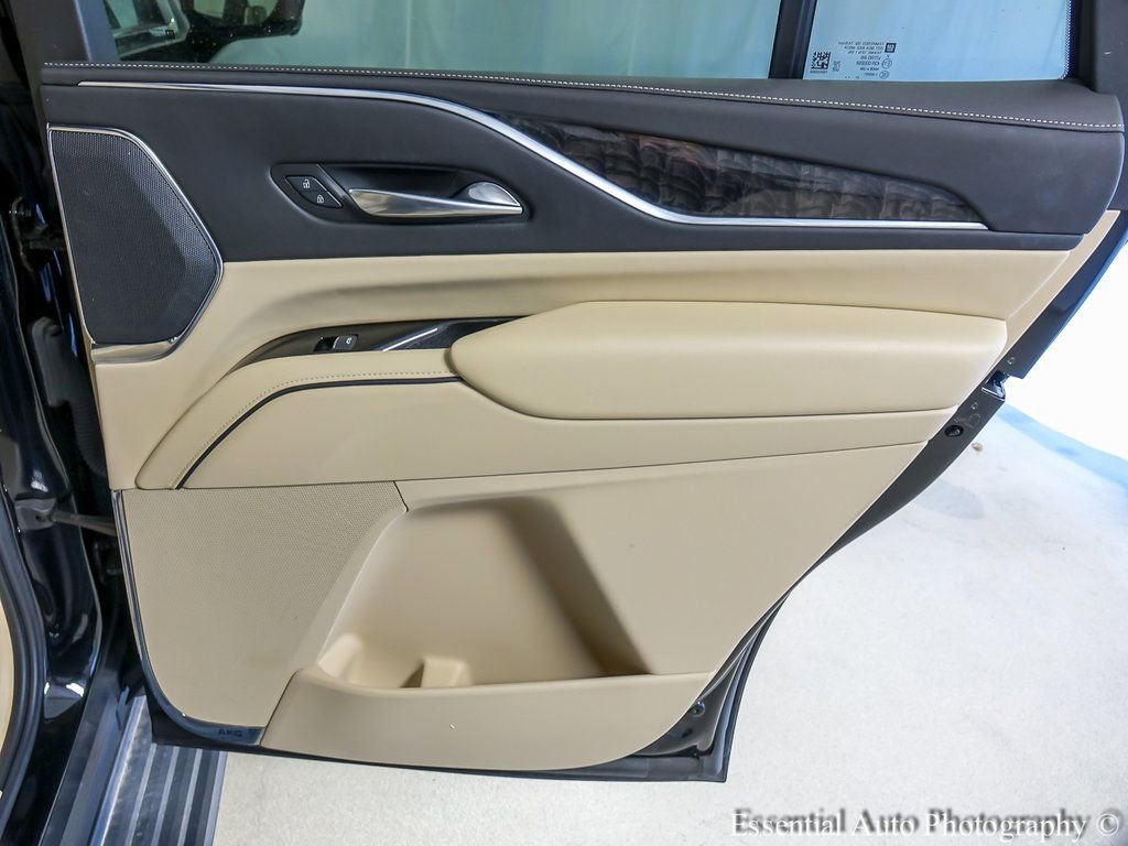 Used 2022 Cadillac Escalade Premium Luxury w/ Performance Package image 29