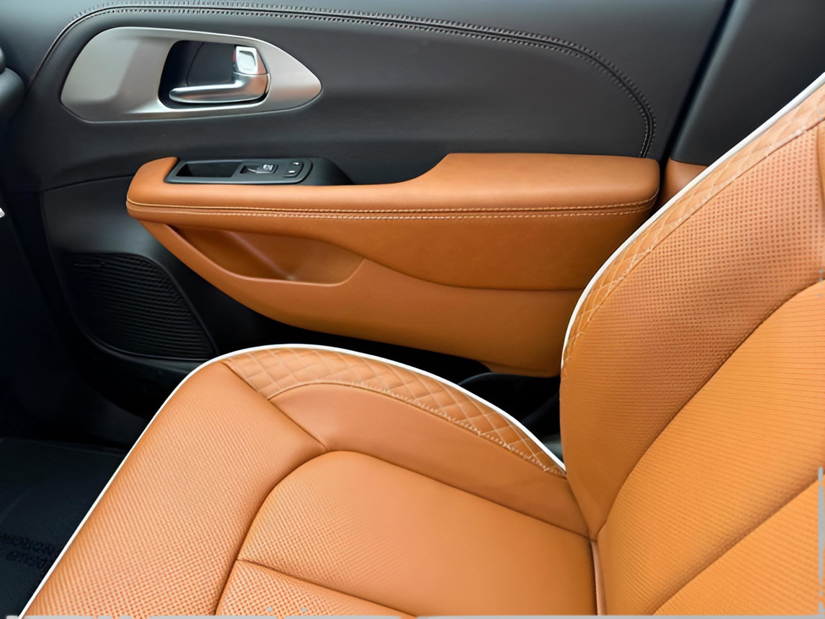 New 2026 Chrysler Pacifica Pinnacle image 30