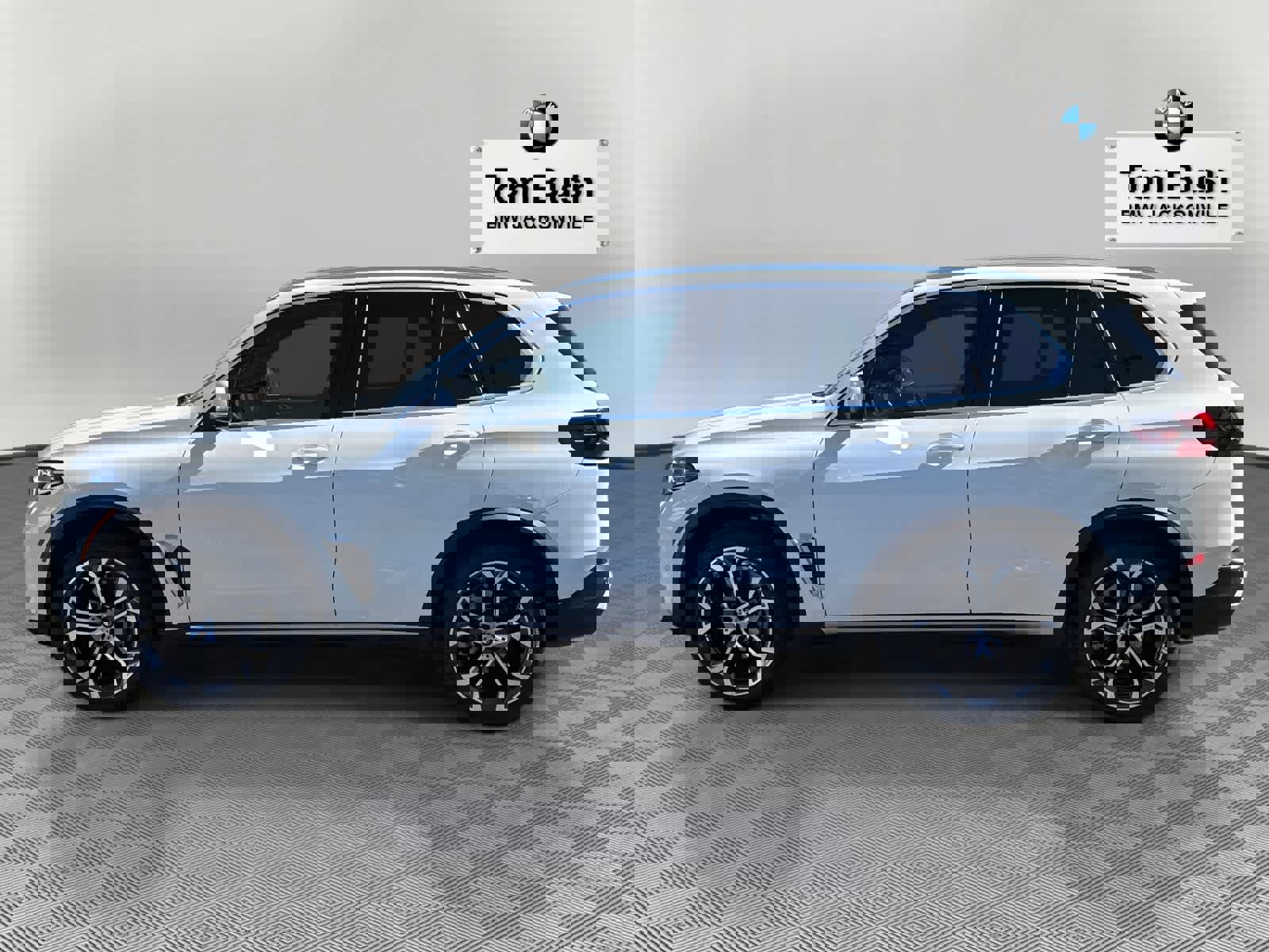 Certified 2025 BMW X5 sDrive40i w/ Parking Assistance Package image 6