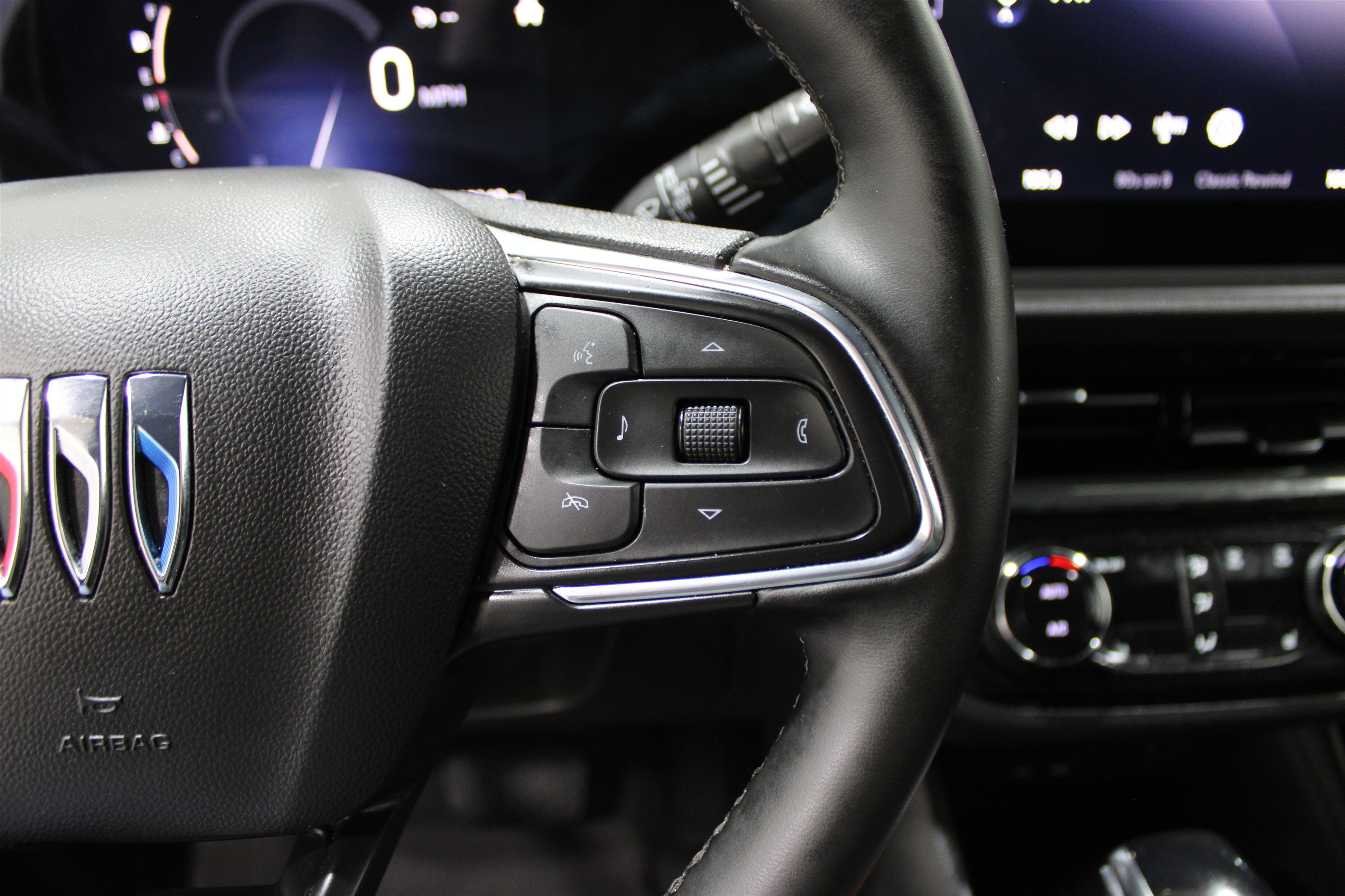 Used 2024 Buick Envista Sport Touring w/ Convenience I Package image 12