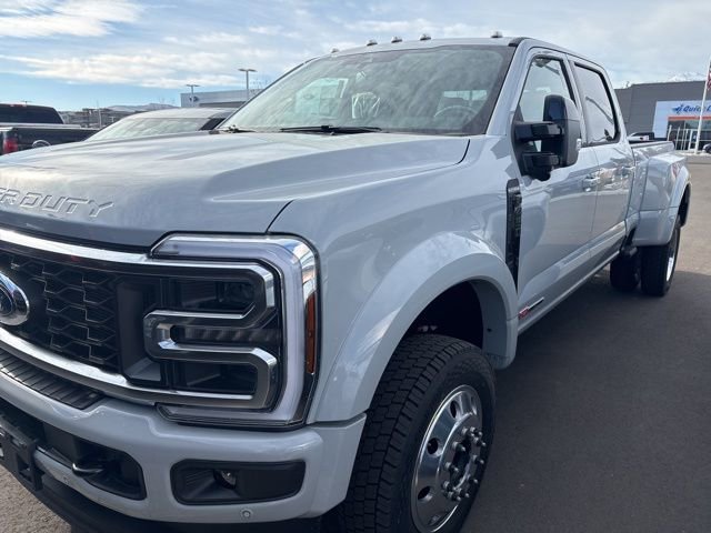 New 2026 Ford F450 Platinum w/ FX4 Off-Road Package image 2
