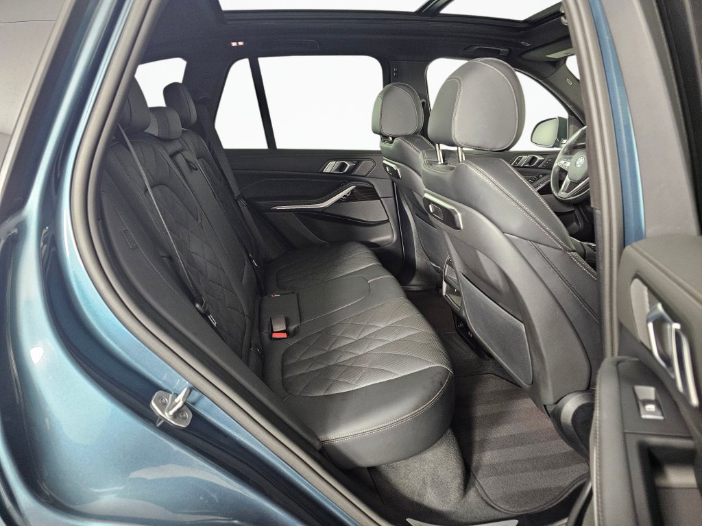 Used 2026 BMW X5 xDrive40i AWD/4WD image 34