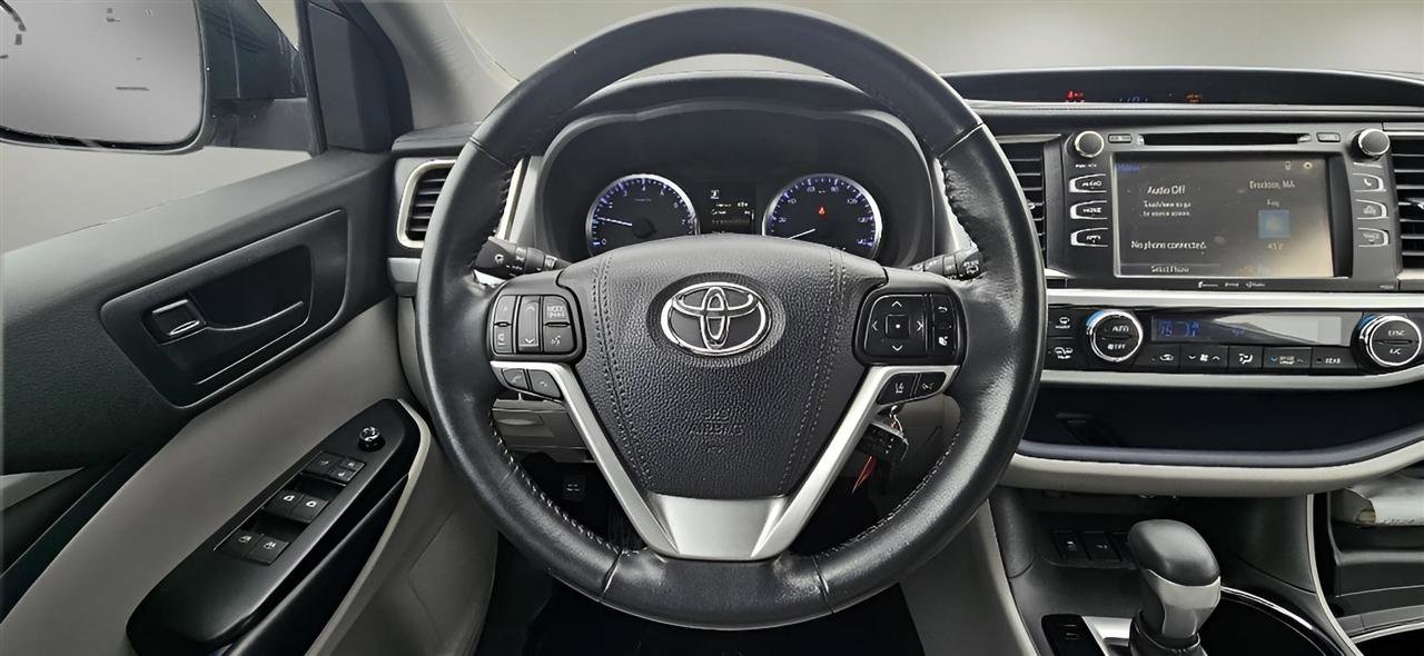 Used 2018 Toyota Highlander Plus image 10