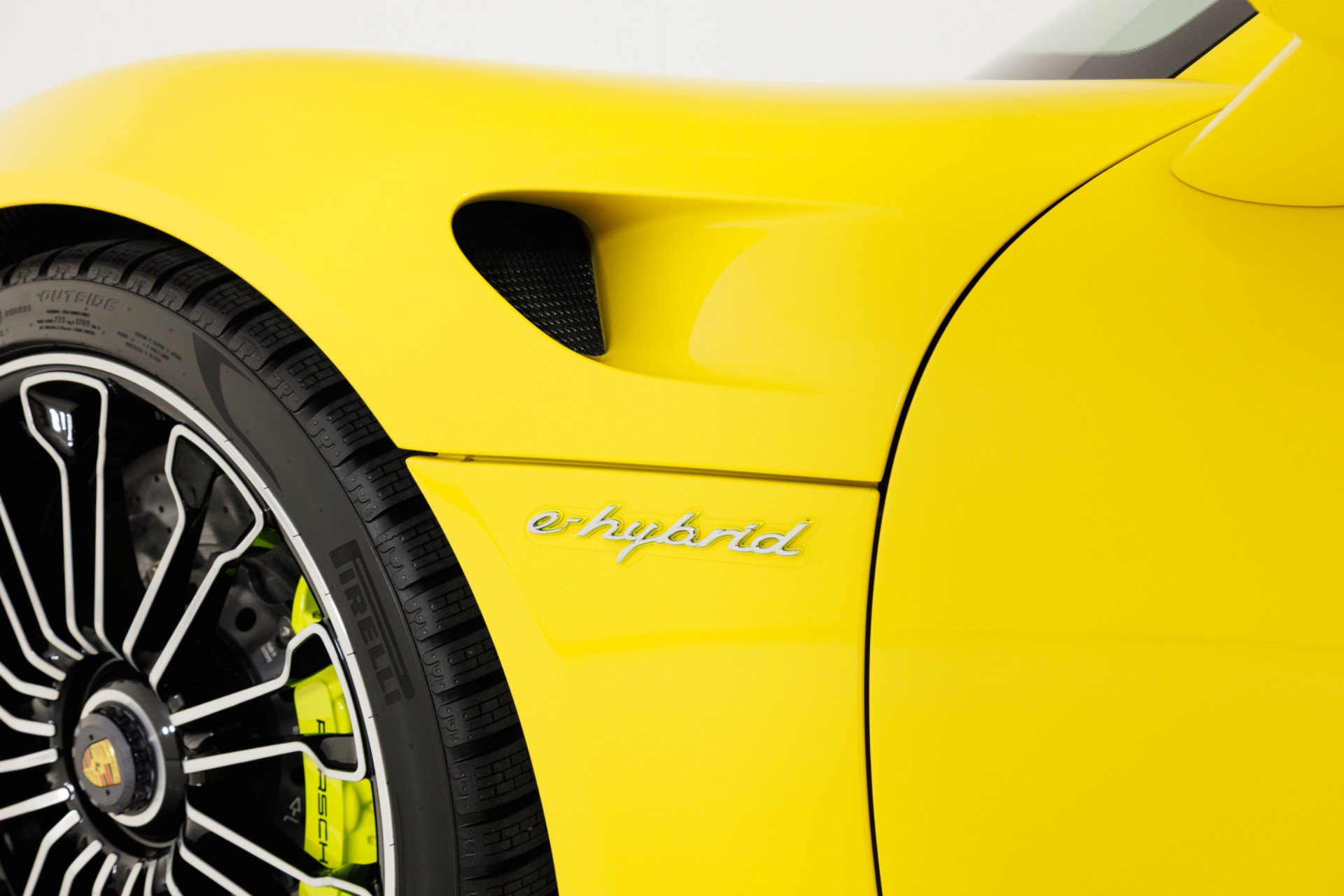 Used 2015 Porsche 918 Spyder AWD/4WD image 55