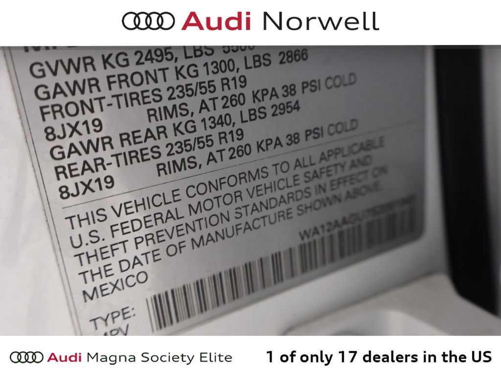 Certified 2025 Audi Q5 Premium Plus w/ Premium Plus AWD/4WD image 3