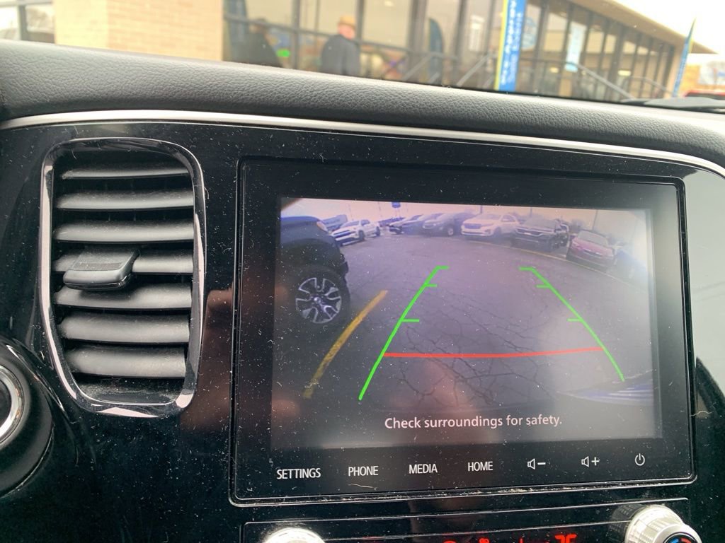 Used 2020 Mitsubishi Outlander SE image 15