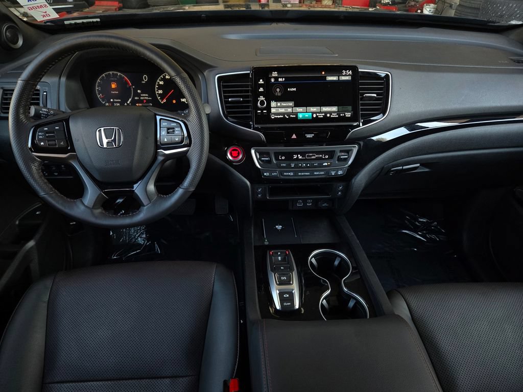 Used 2025 Honda Ridgeline Black Edition image 16