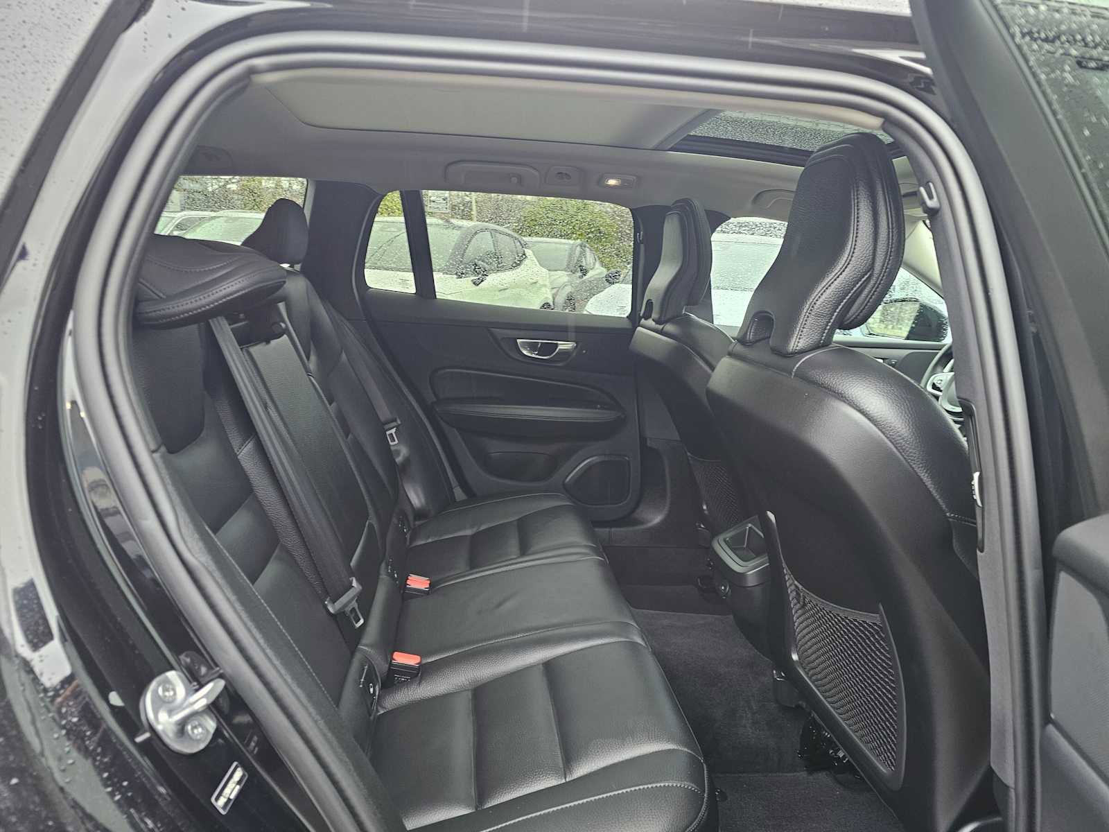 Certified 2025 Volvo V60 B5 Cross Country Plus image 13