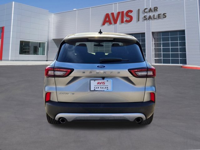 Used 2024 Ford Escape Active w/ Cold Weather Package image 9