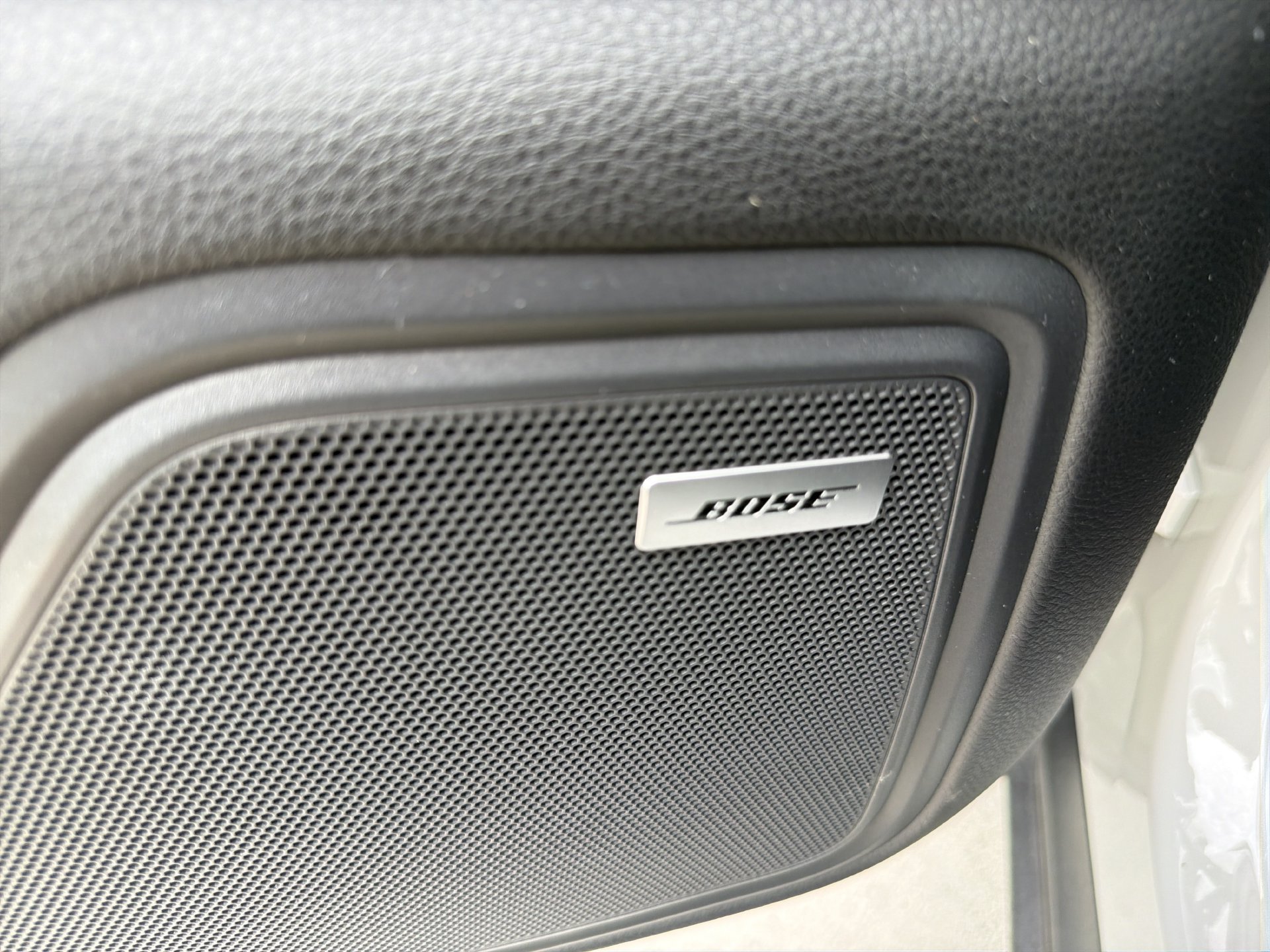 Used 2023 Porsche Macan Turbo AWD/4WD image 26