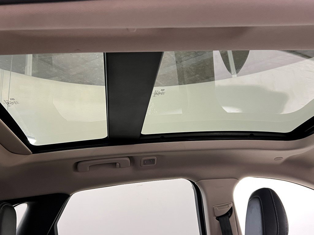 Used 2020 Ford Escape SEL image 16