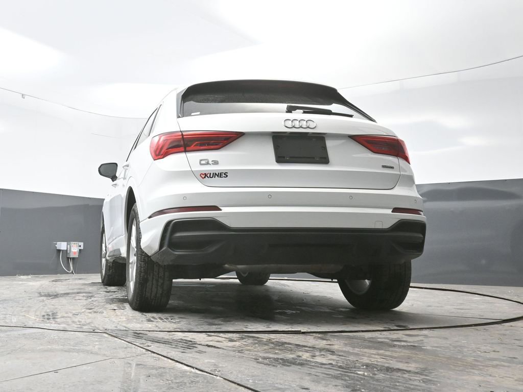 Used 2025 Audi Q3 2.0T Premium image 32