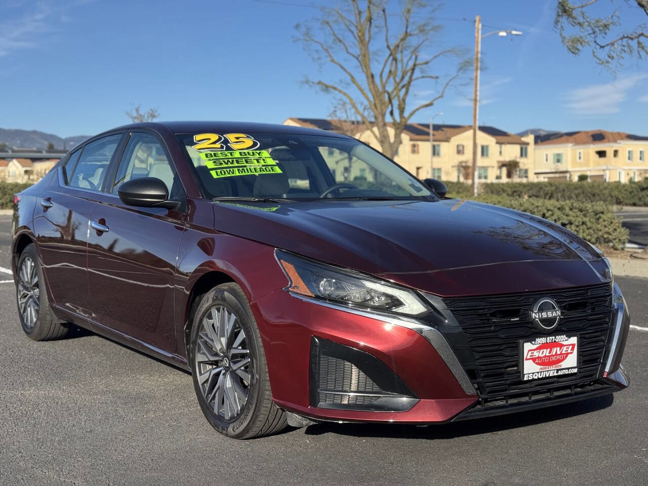 Used 2025 Nissan Altima 2.5 SV image 1
