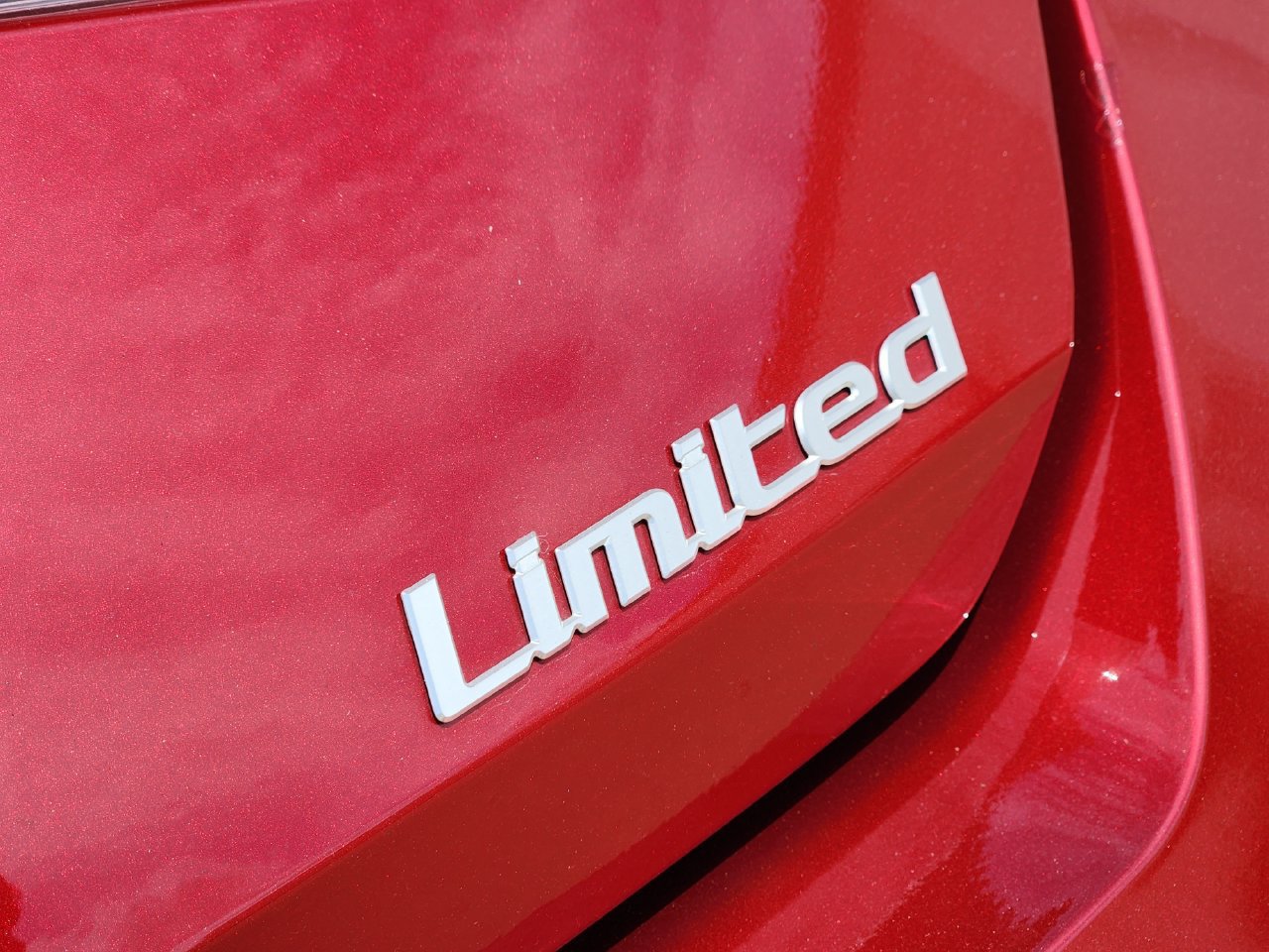 Used 2025 Hyundai Elantra Limited FWD image 9