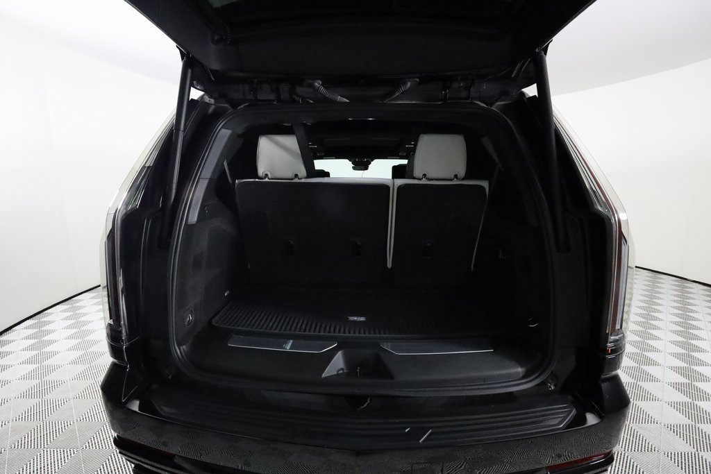 Used 2025 Cadillac Escalade V image 8