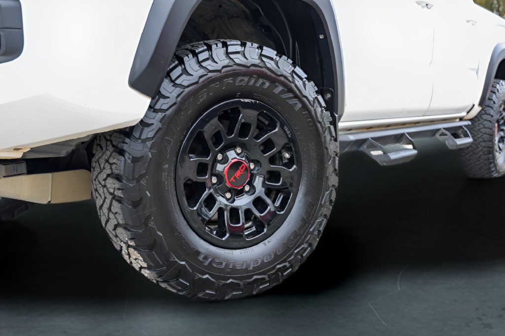 Used 2018 Toyota Tacoma TRD Pro AWD/4WD image 3