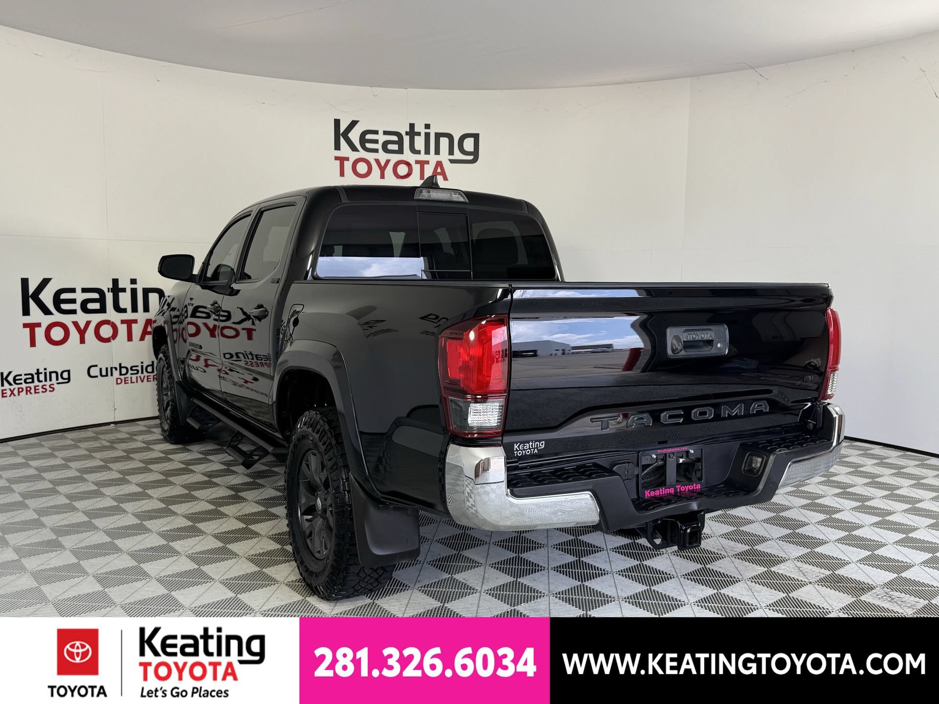 Used 2023 Toyota Tacoma SR5 RWD image 7