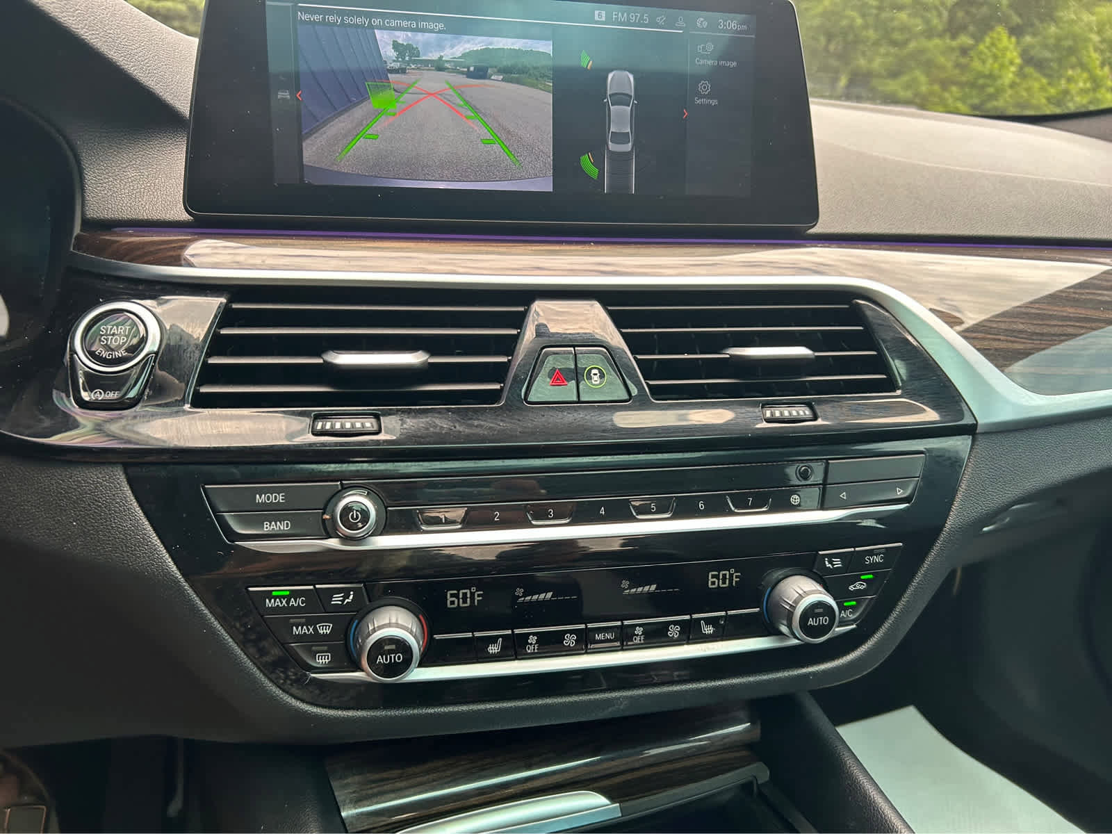 Used 2020 BMW 530i xDrive w/ Convenience Package AWD/4WD image 15