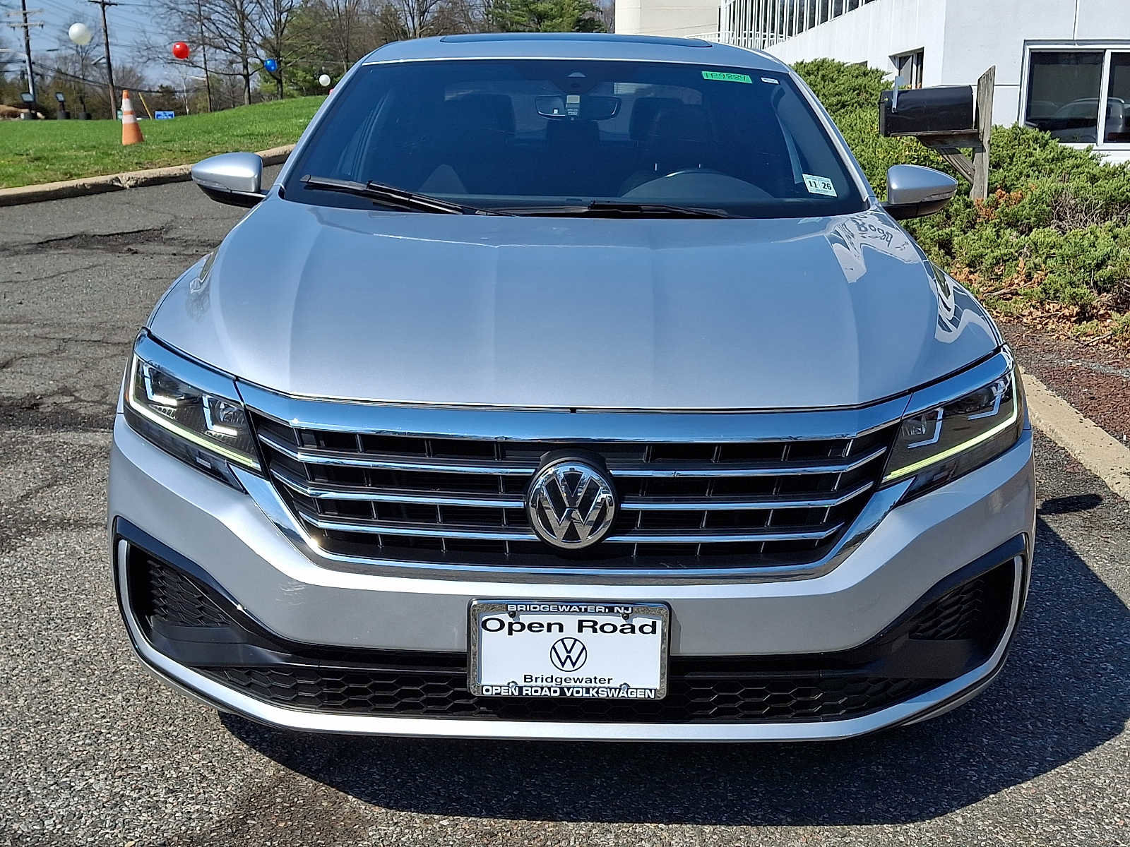 Used 2021 Volkswagen Passat 2.0T R-Line image 2