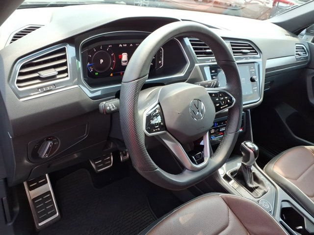 Used 2024 Volkswagen Tiguan SEL R-Line AWD/4WD image 8