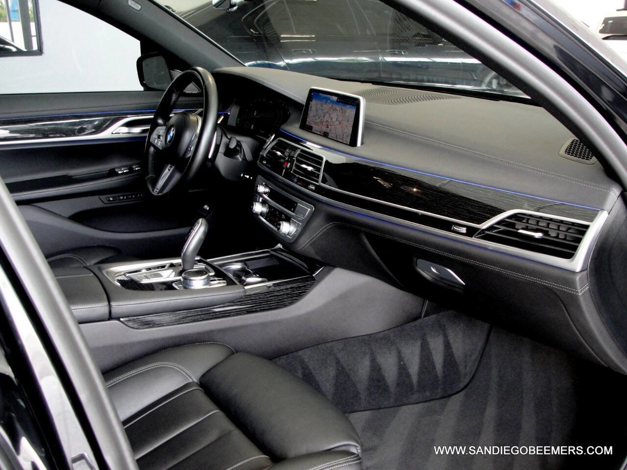 Used 2022 BMW 740i w/ M Sport Package image 38