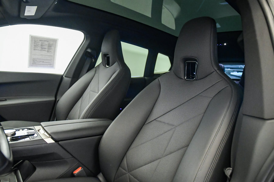 Certified 2024 BMW iX xDrive50 AWD/4WD image 18
