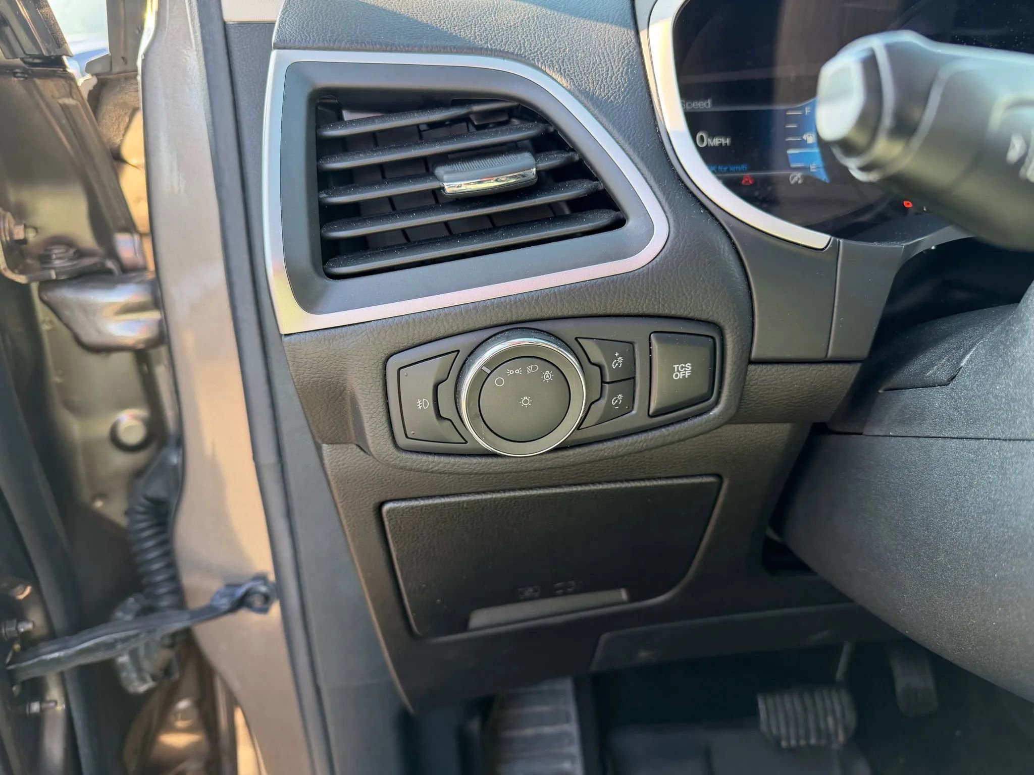 Used 2019 Ford Edge SEL w/ Equipment Group 201A image 28