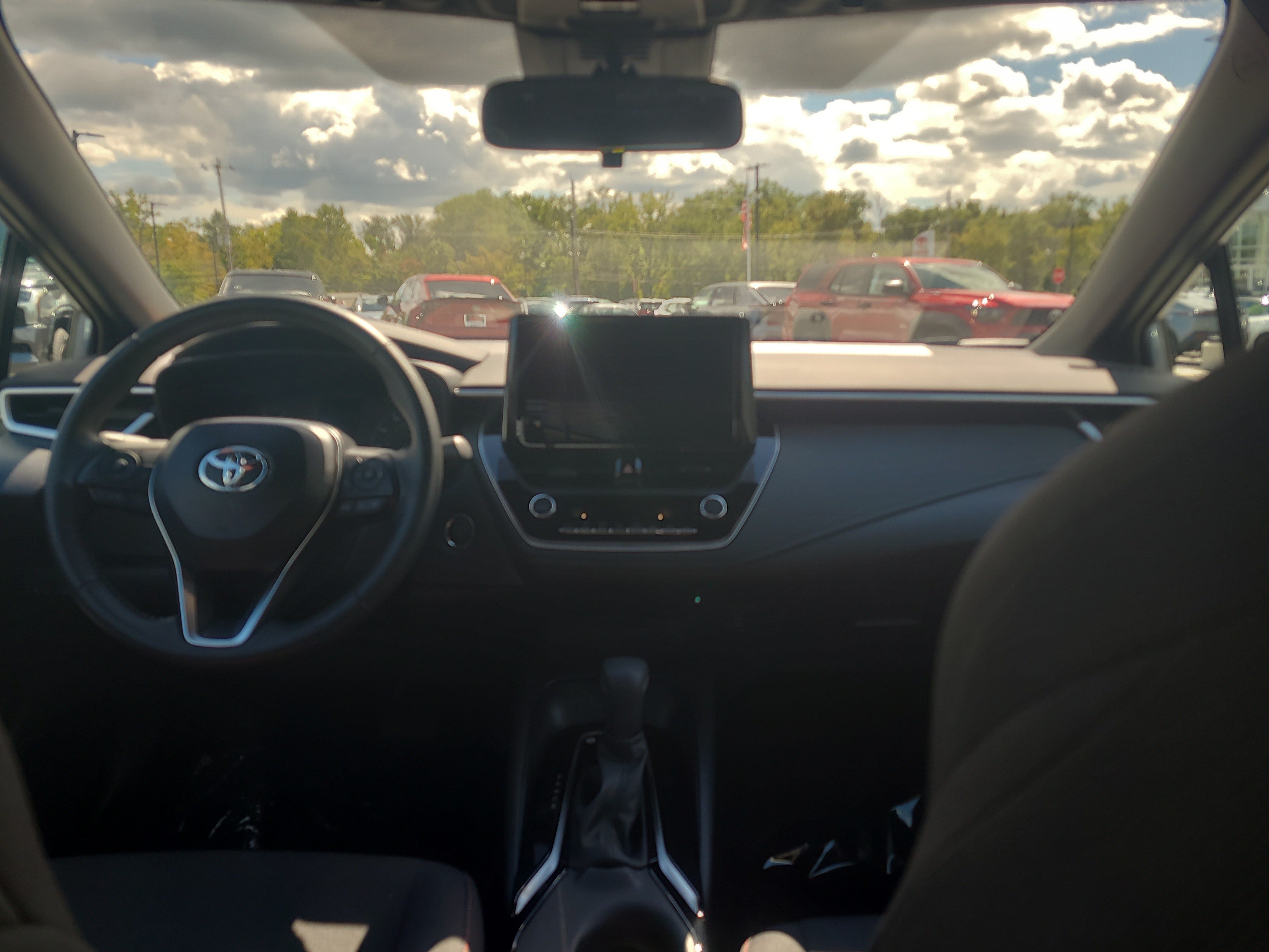 Certified 2025 Toyota Corolla SE FWD image 18