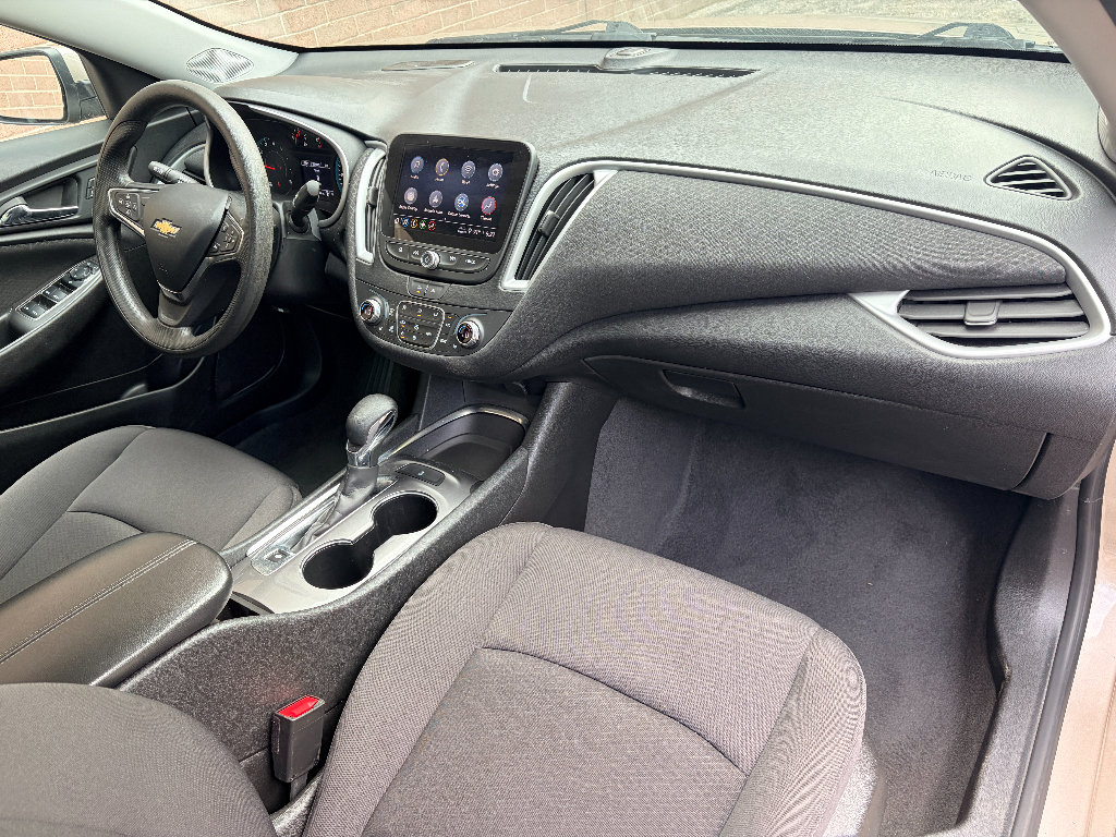 Used 2023 Chevrolet Malibu LT FWD image 21