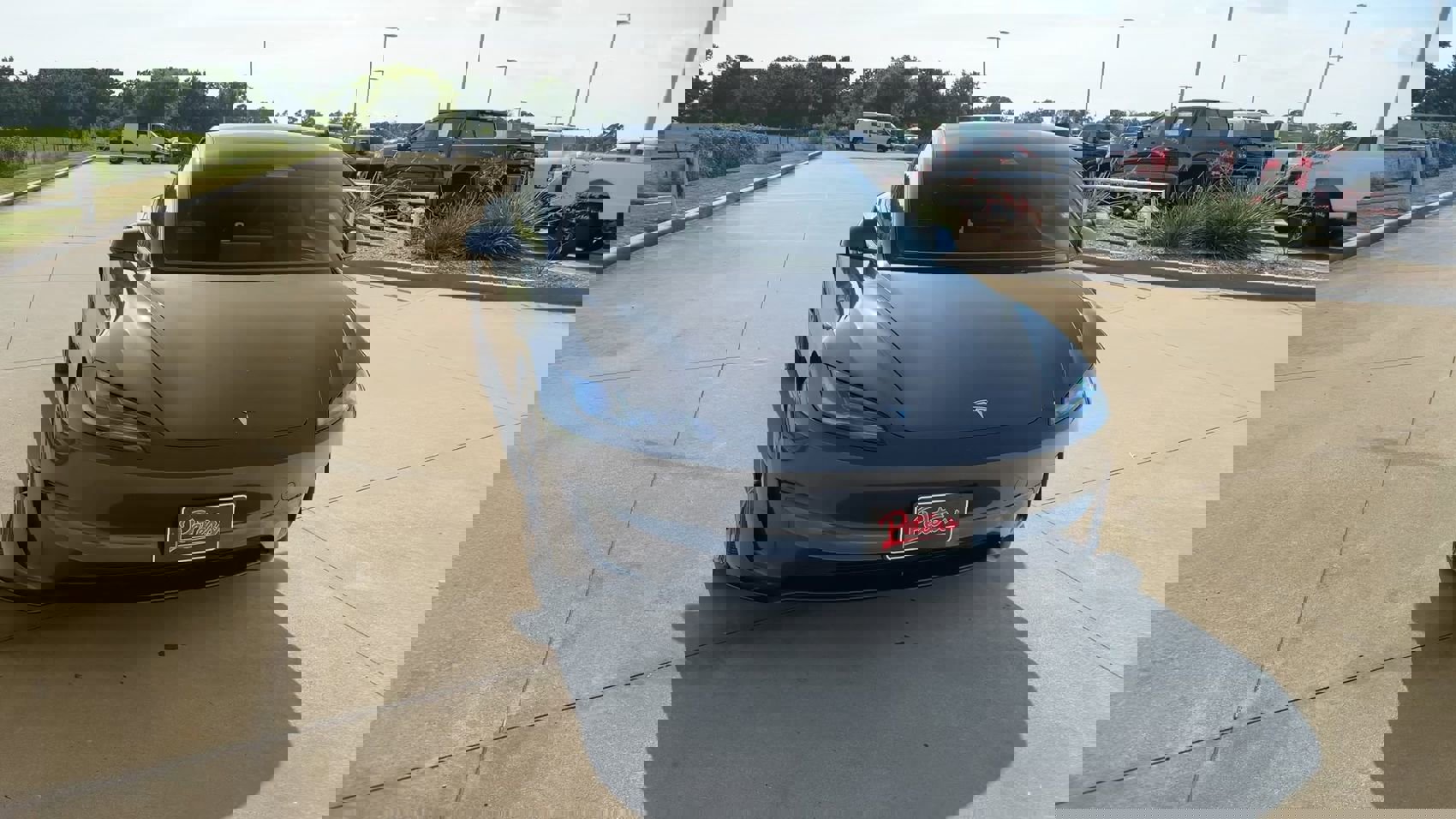 Used 2024 Tesla Model 3 Performance image 2