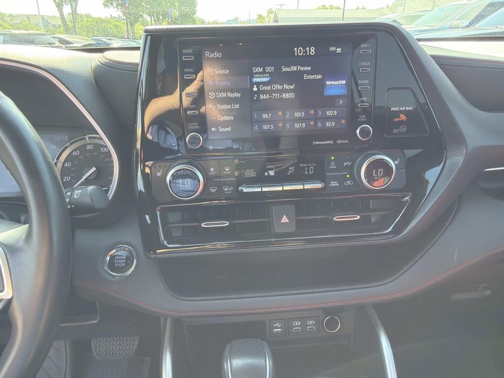 Used 2022 Toyota Highlander XSE FWD image 33