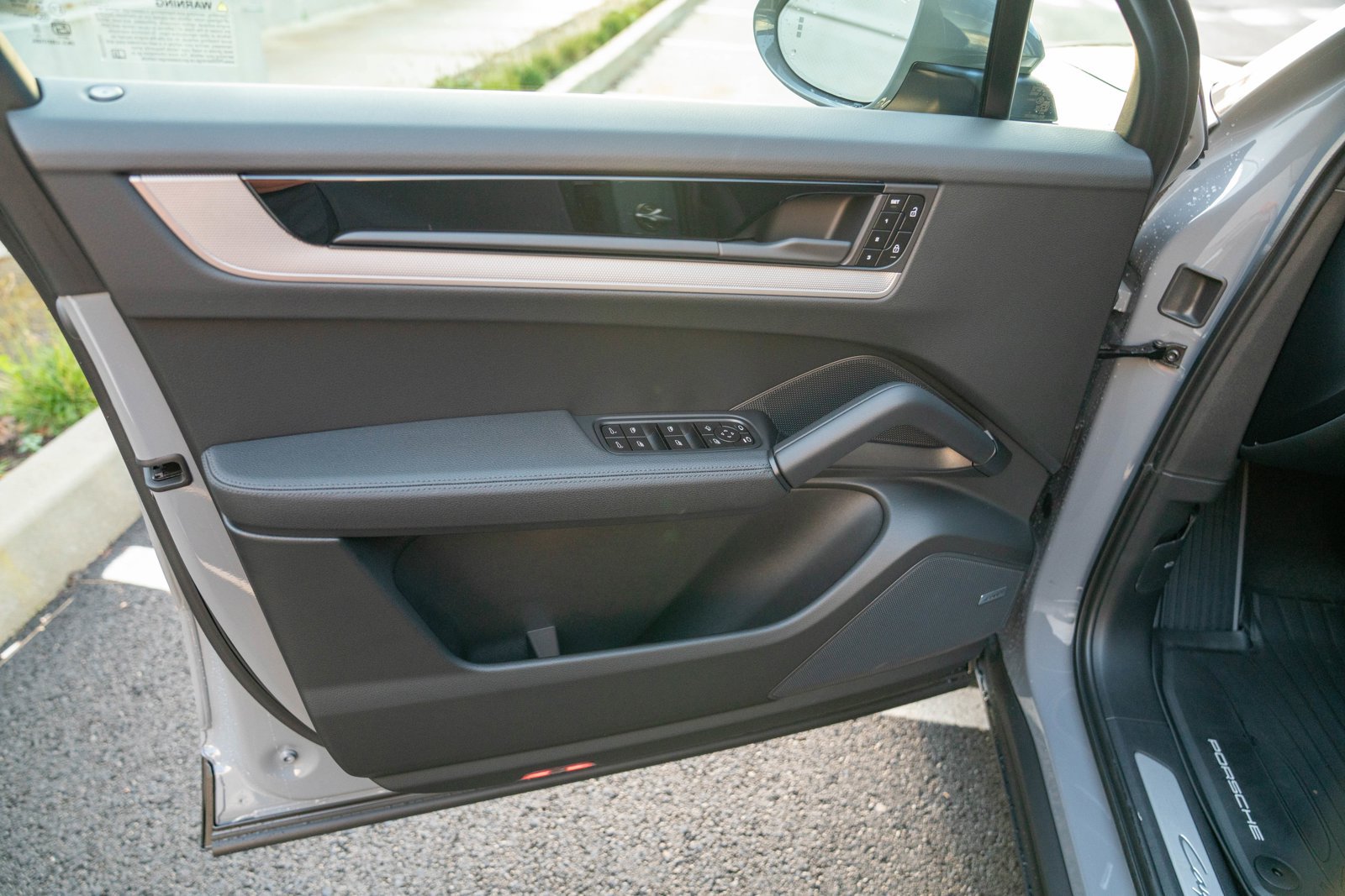 Certified 2026 Porsche Cayenne AWD/4WD image 10