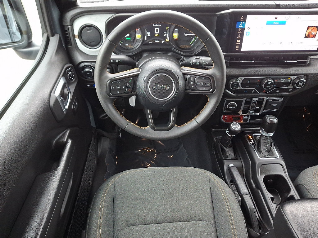 Used 2024 Jeep Wrangler Unlimited AWD/4WD image 11