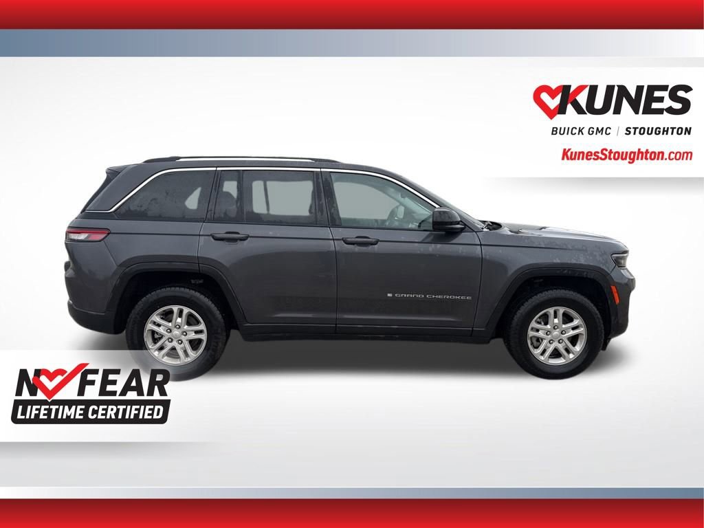Used 2024 Jeep Grand Cherokee Laredo image 12