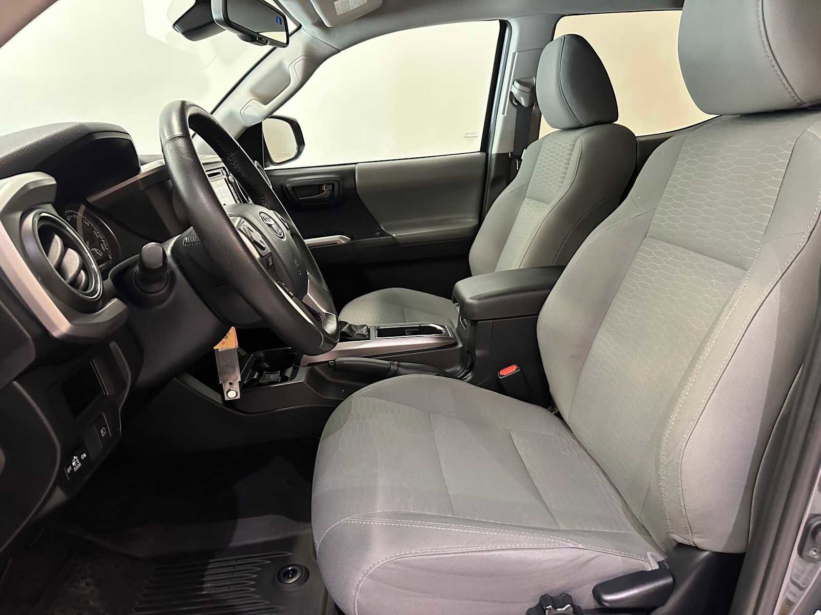 Used 2019 Toyota Tacoma SR5 RWD image 22