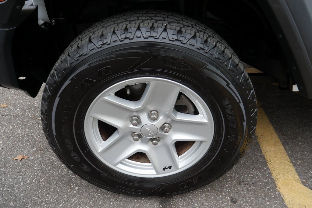 Used 2020 Jeep Gladiator Sport w/ Quick Order Package 24S image 29