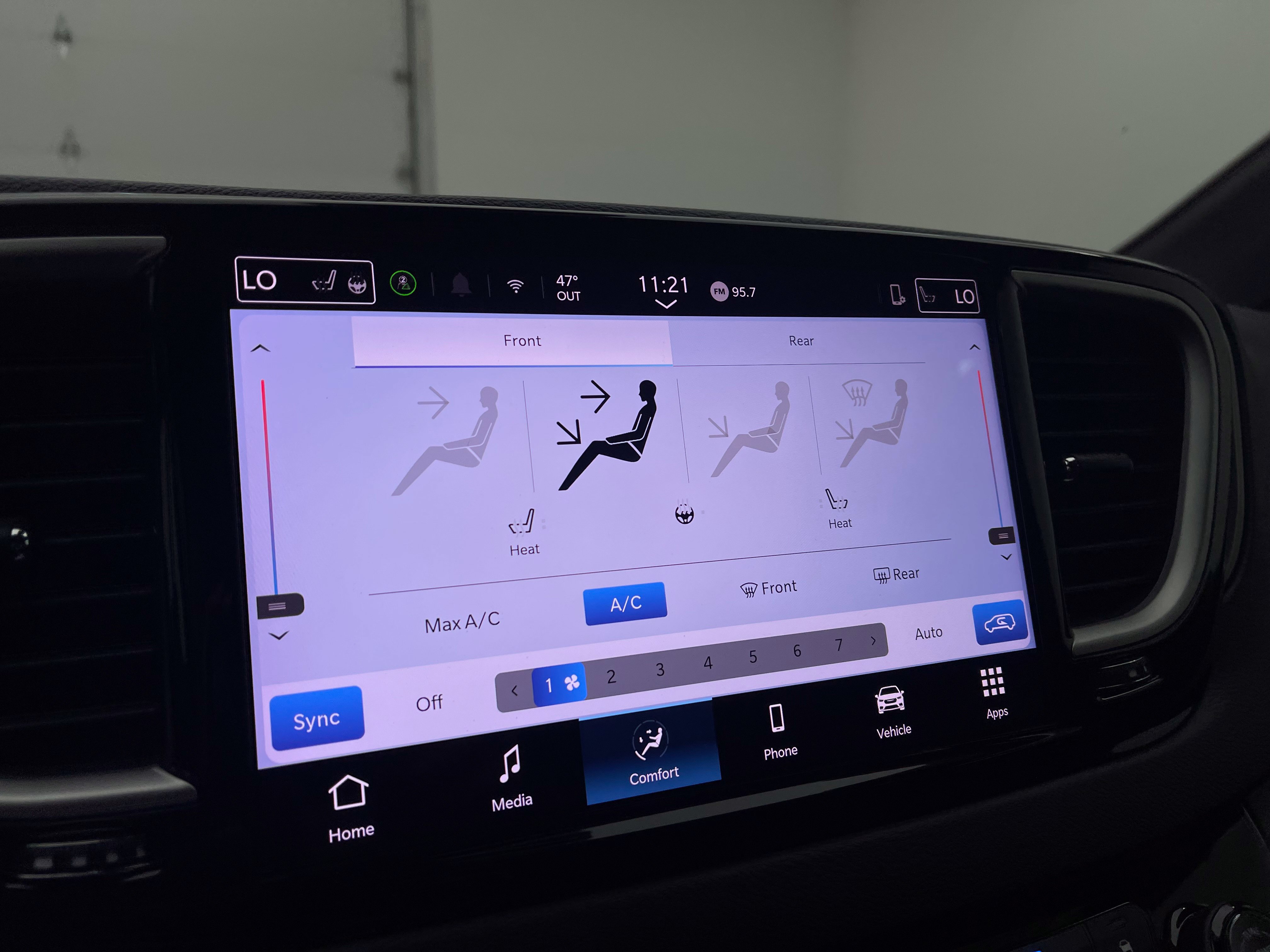 Used 2025 Chrysler Pacifica Select FWD image 25