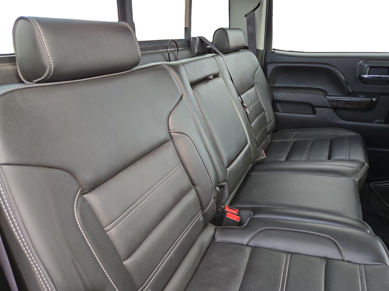Used 2015 GMC Sierra 2500 Denali w/ Duramax Plus Package AWD/4WD image 18