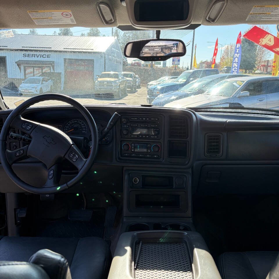 Used 2004 Chevrolet Silverado 2500 LT w/ Heavy-Duty Power Package AWD/4WD image 12