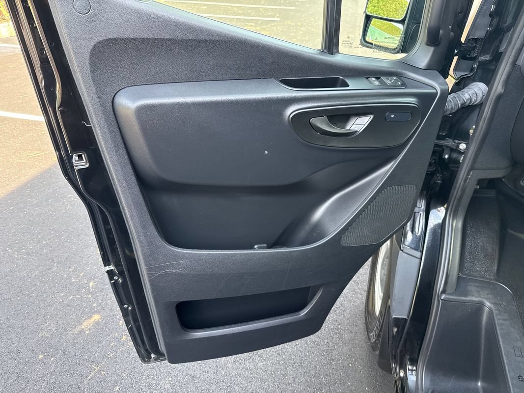Used 2025 Mercedes-Benz Sprinter 2500 image 13