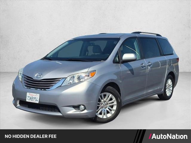 Used 2016 Toyota Sienna XLE Premium FWD image 1