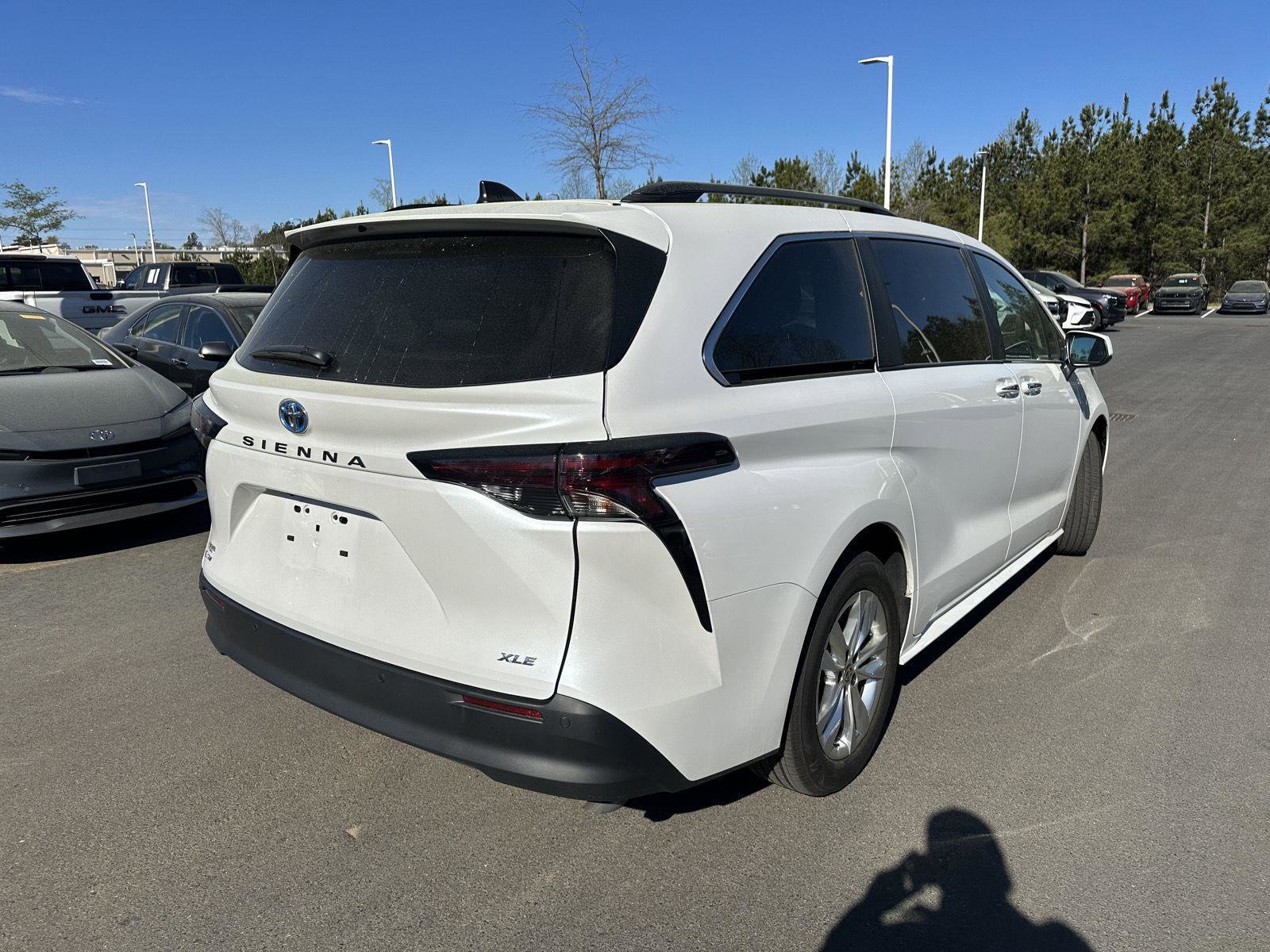 Used 2025 Toyota RAV4 XSE w/ Weather Package AWD/4WD image 98