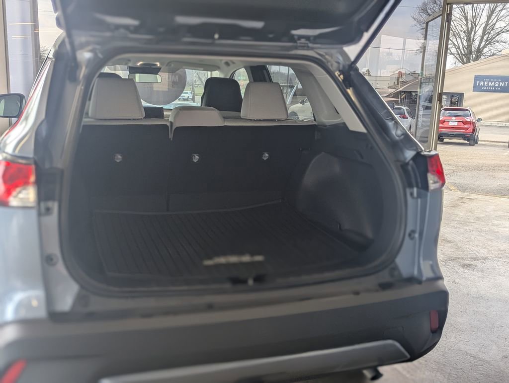 Used 2025 Toyota Corolla Cross LE w/ Black Badges Package (TMS) image 30