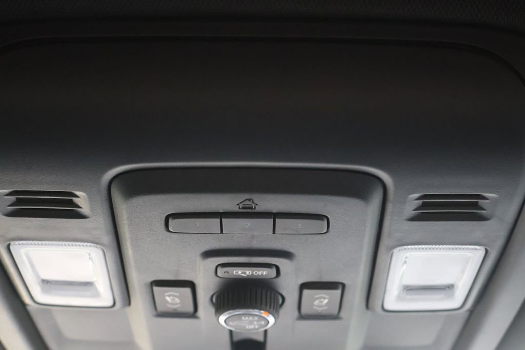 Certified 2024 Chevrolet Suburban Z71 w/ Off-Road Capability Package AWD/4WD image 25