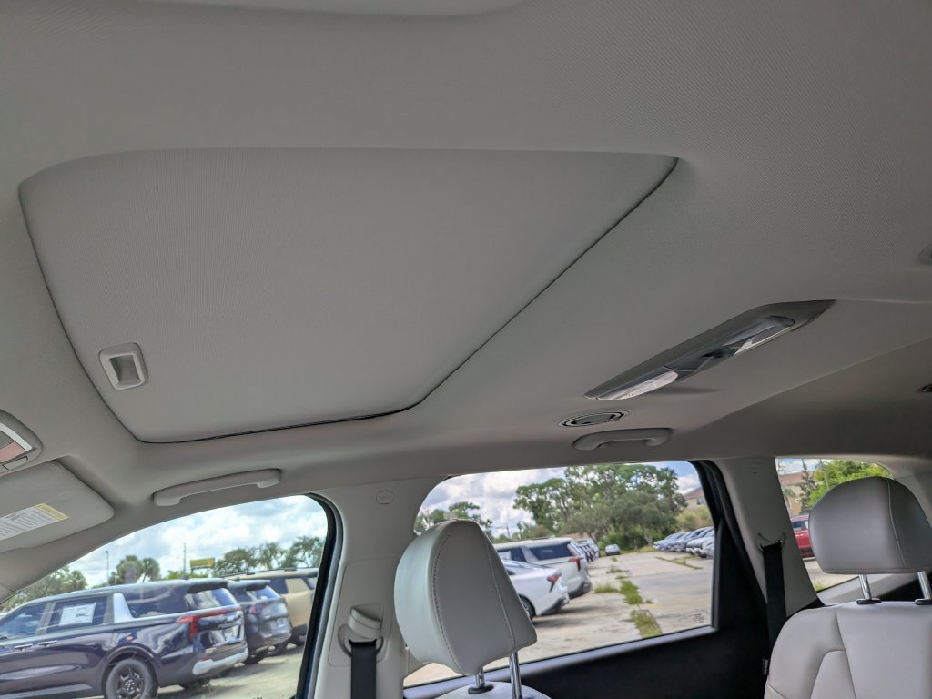 Certified 2024 Kia Telluride S w/ S Sunroof Package FWD image 22