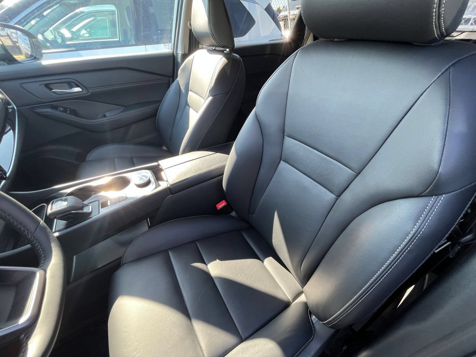 Used 2026 Nissan Rogue SL AWD/4WD image 34