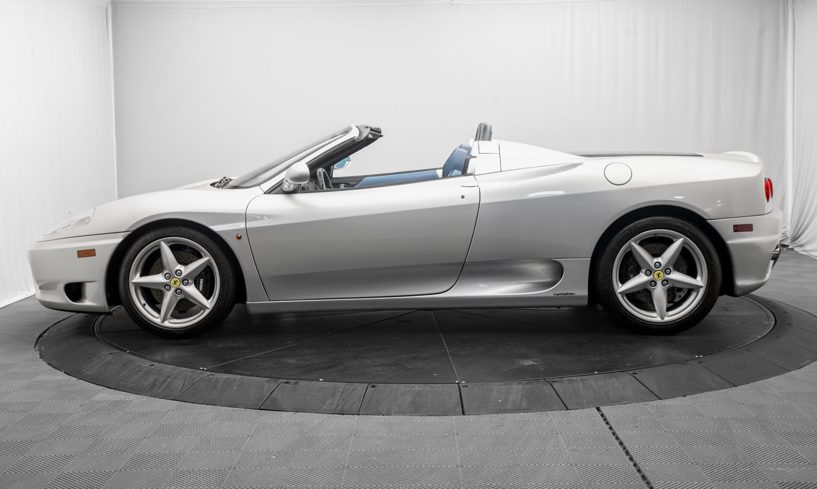 Used 2003 Ferrari 360 Spider RWD image 3